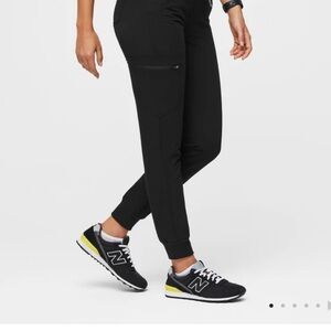 Figs Women's Zamora jogger Black scrub Pants